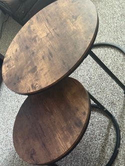 Round coffee table