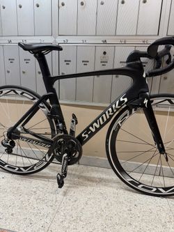 SPECIALIZED S-WORKS VENGE VIAS Di2 (CARBON BIKE WITH CARBON ROVAL RAPIDE SL 45 WHEELS, ELECTRONIC DURA-ACE Di2 GROUPSET AND QUARQ POWER METER)…