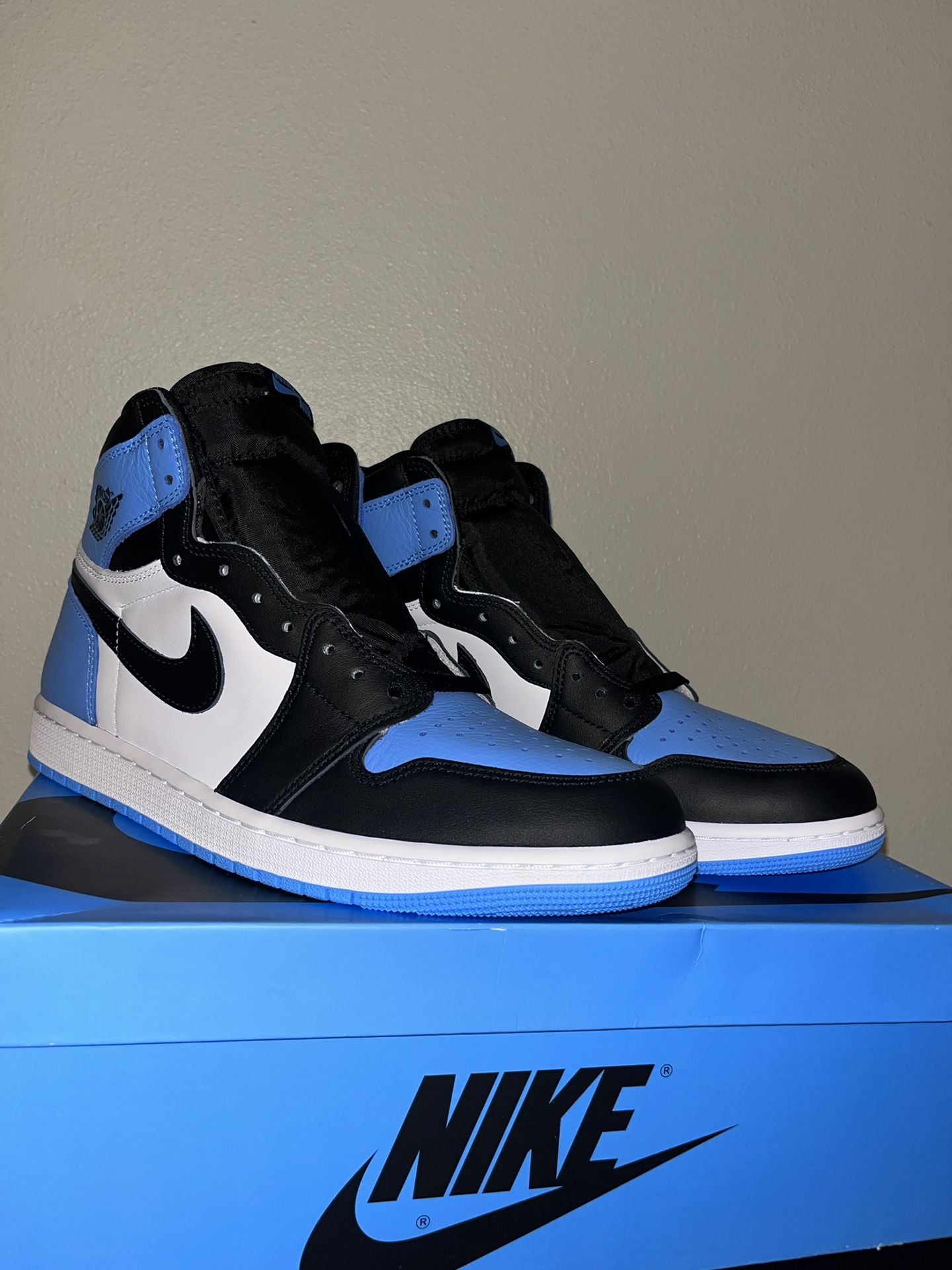 Jordan 1 UNC toe 