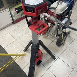 Milwaukee m18 Rocket Tower Light