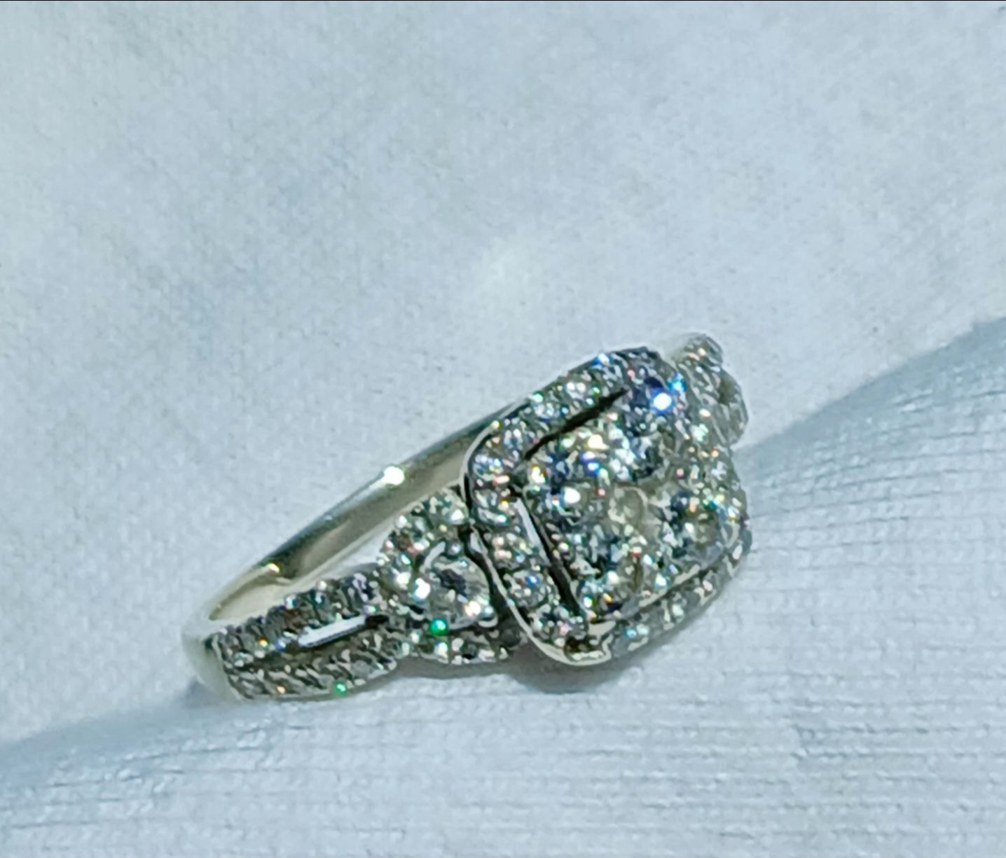 14k White Gold Diamond Ring Size 8.5
