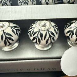 12 Drawer Pulls