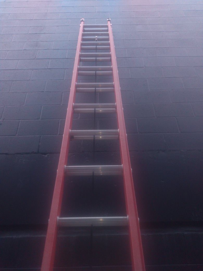 32 Ft Ladder 