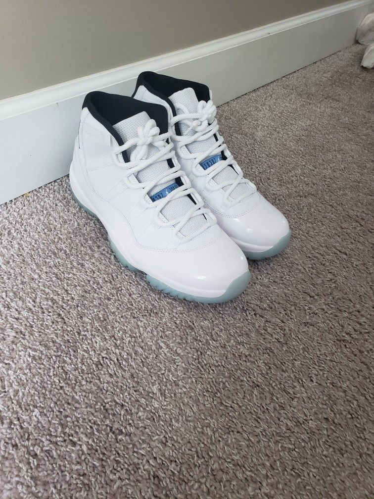 Air Jordan 11 Retro Legend Blue