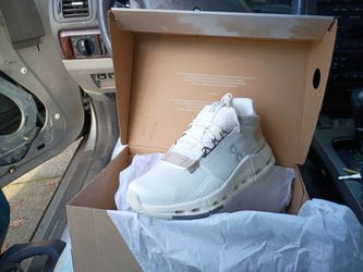 Cloudnova 2 Women's Size 5