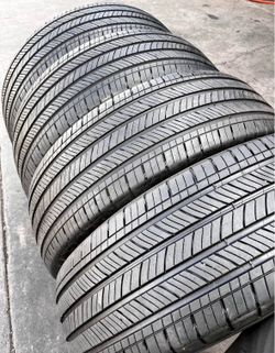 Set 225/55-19 Michelin con el 80% de vida