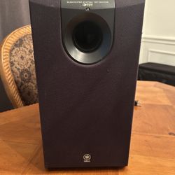 Yamaha Subwoofer (YST-SW005)