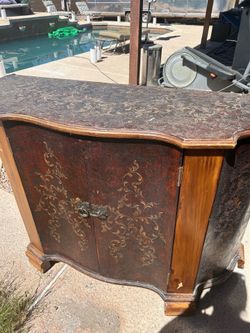 Lingerie and matching console