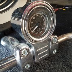 Softail handlebars with RPM gauge