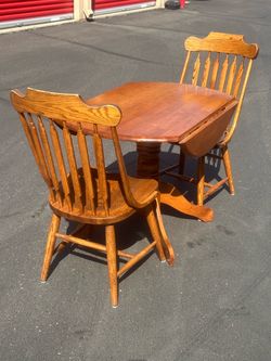 Table n chairs - 2