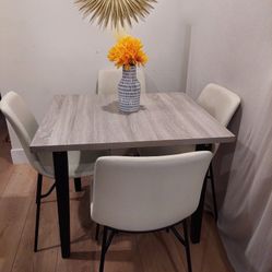 Dining Table And Chairs Set 