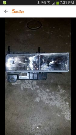 1993 chevy GMC OEM 15034930 headlight assembly right side