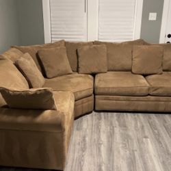 Brown L‑Shaped Sectional Couch – Great Condition