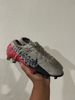 Kids Nike Soccer Cleats Size 6.5