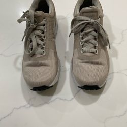 Mike - Womens Size 7.5