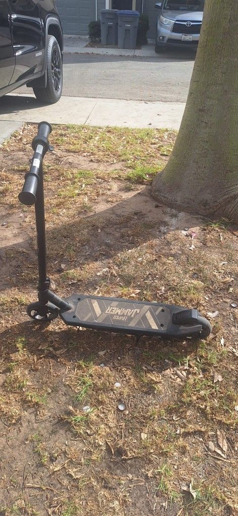2 Hypper Electric  Scooters With Charger $70 Each or BEST OFFER