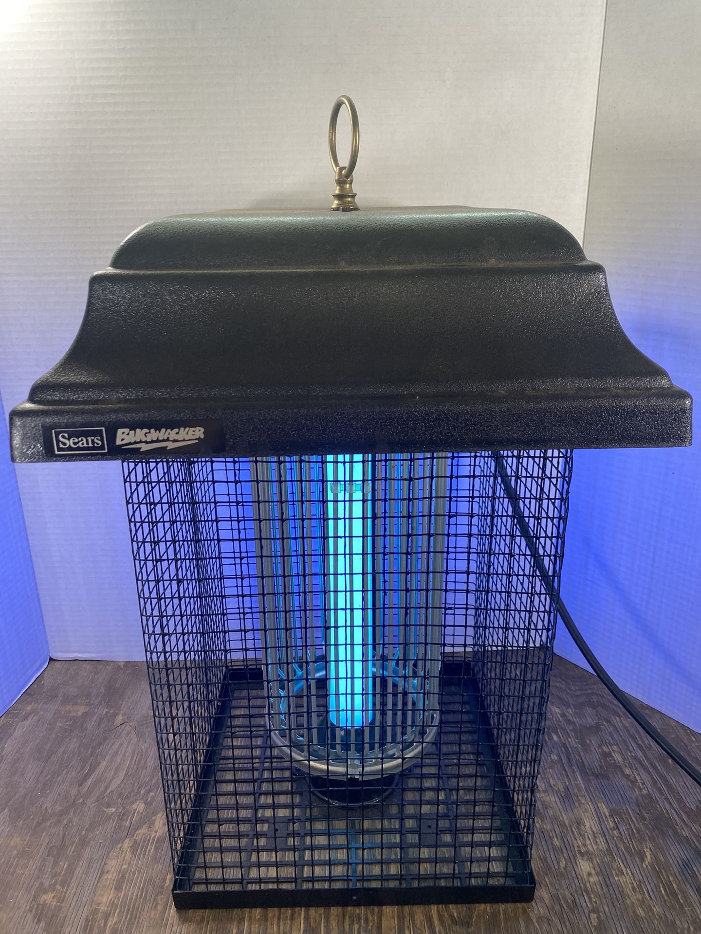 Vintage 80's SEARS Electronic Bugwacker Bug Zapper - 25 Watts - 3/4 Acres