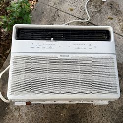 Toshiba 12000 BTU Air Conditioner 
