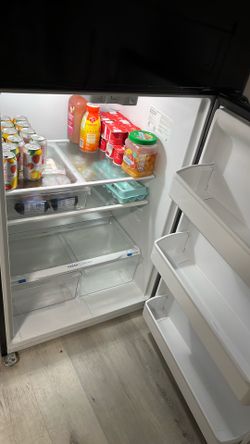 Used/Like New Fridge (Frigidaire)