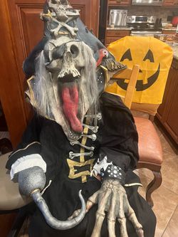 Halloween costume/decor