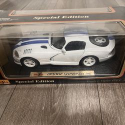 Diecast 1/18 Scale 1996 Dodge Viper Brand New 