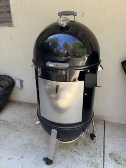 22.5 Inch Weber Smokey Mountain