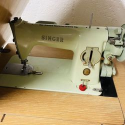 Singer Sewing Machine