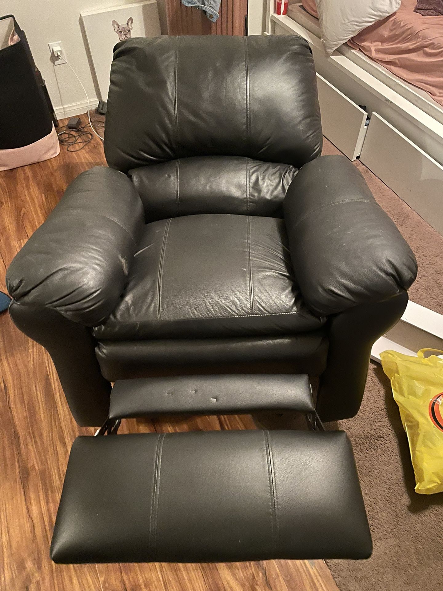 Black Leather Lazy Boy Recliners for Sale in Imperial Beach, CA OfferUp