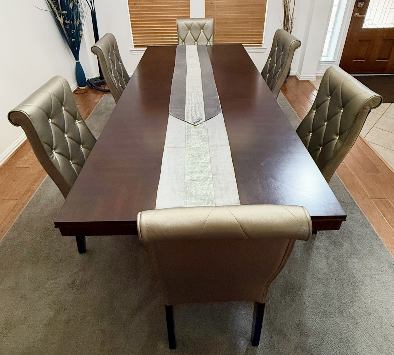 Extendable Dining Table