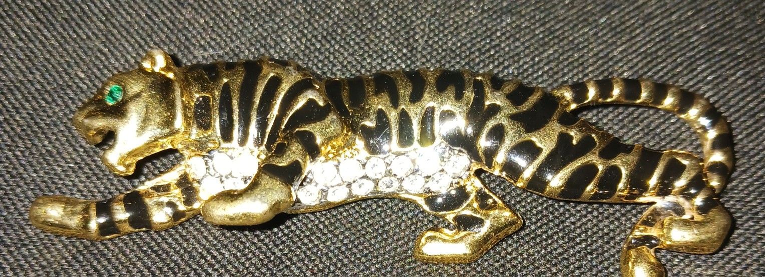 vintage 90s Leopard brooch 3 1/4 " 