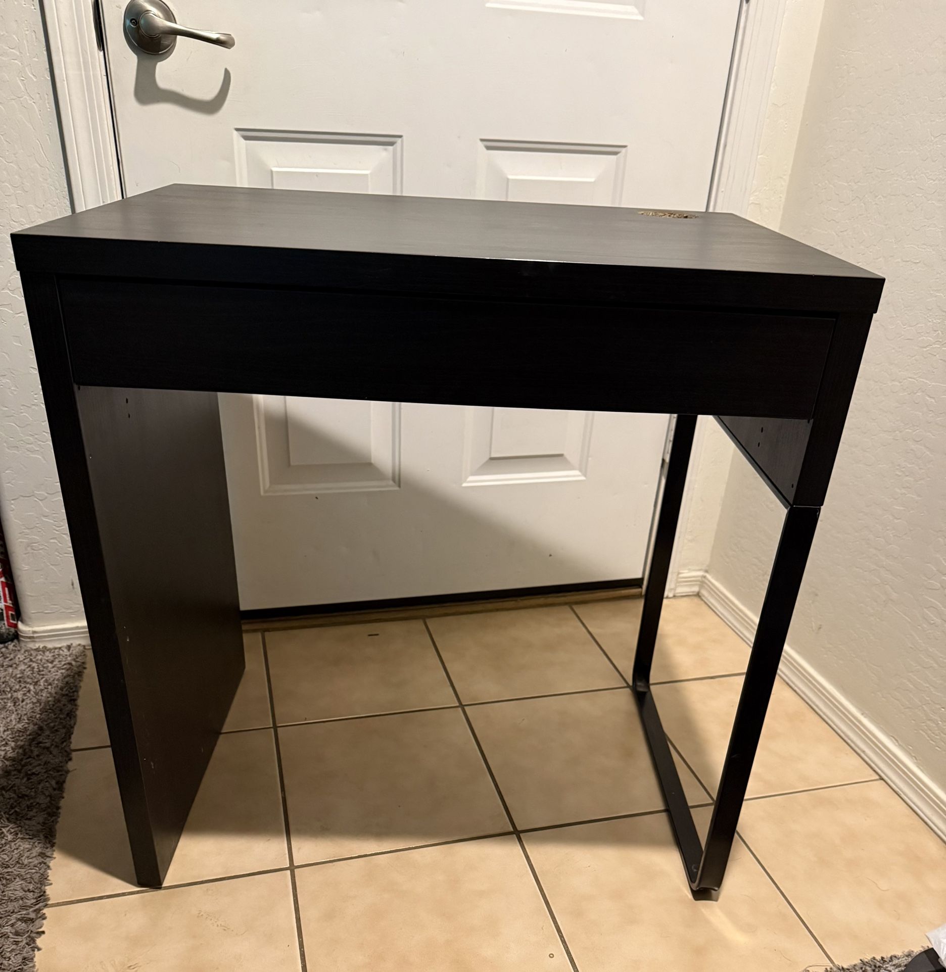 IKEA Micke desk in black-brown. Used. 