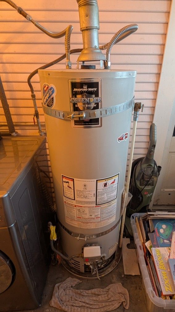 BRADFORD WHITE GAS WATER HEATER 