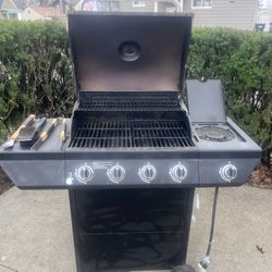 4 - Burner Grill  (With Side Burner)