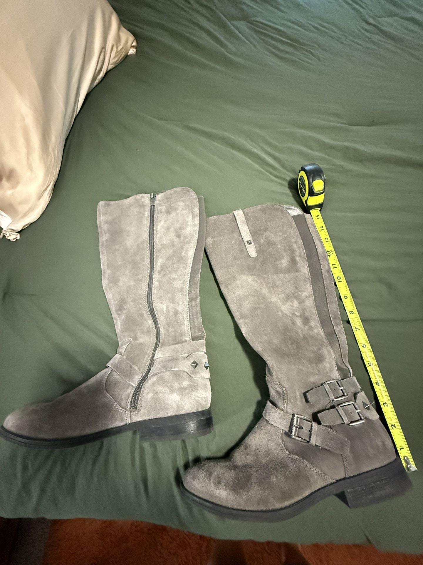 women’s Grey Knee-High Boots Size 7 1/2
