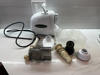 Omega juicer model 8003 Great Condition.