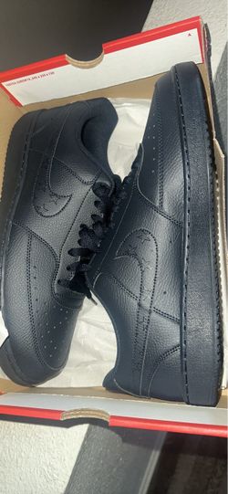 Black Nike forces
