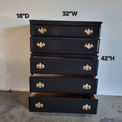 Tall drawer cabinet