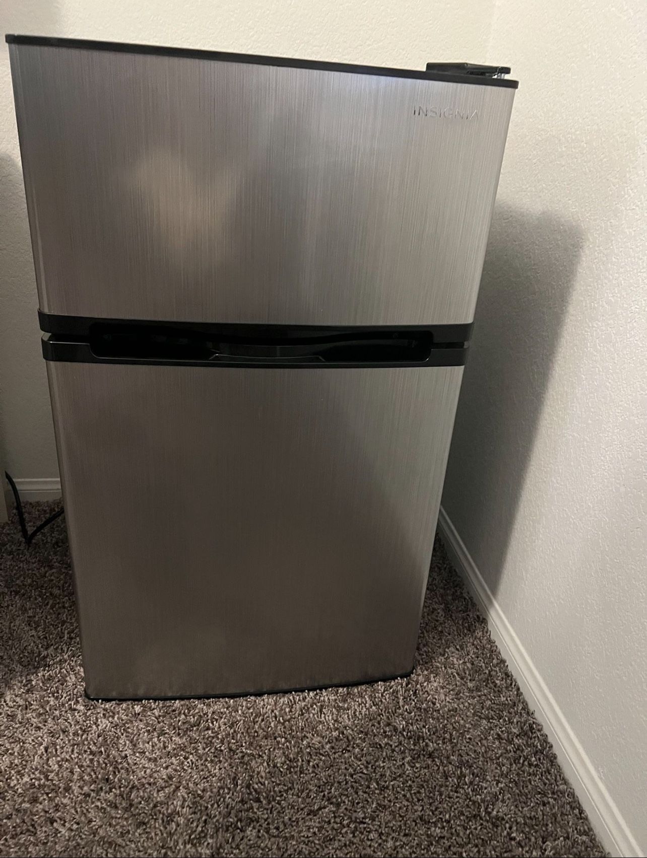 Insignia™ - 3.0 Cu. Ft. Mini Fridge with Top Freezer and ENERGY STAR Certification - Stainless Steel