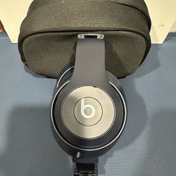Headphones 