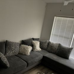 Grey Couch Fr Sale 