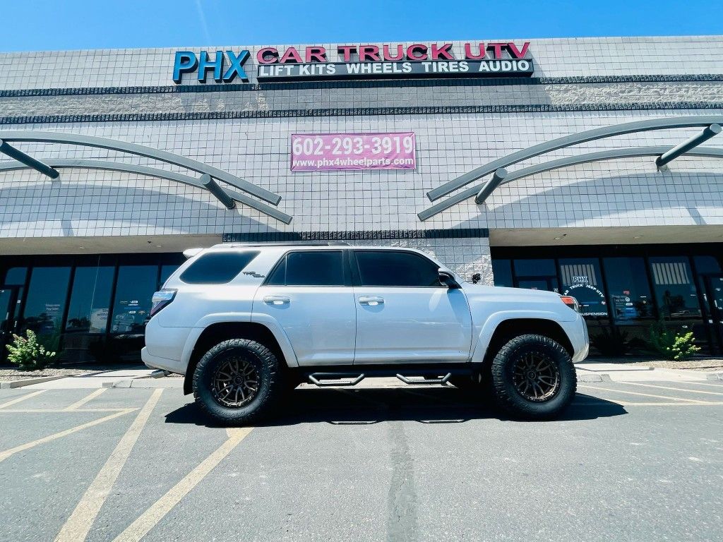 Rines Llantas Suspensiones Accesorios Luces Estribos Instalaciones Para Toyota 4runner Y Lexus Suv ( We Finance