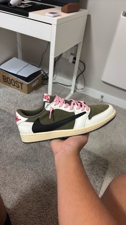 Jordan 1 Travis Scott medium olive