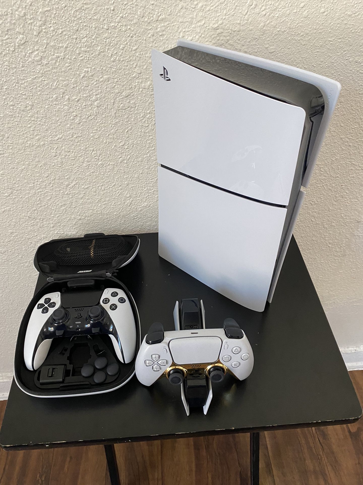 ps5 slim with pro controller and case