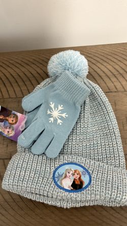 Froze.  Winter  Set. Hat And  Gloves 