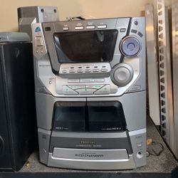 Stereo System With Three Speakers And Subwoofer