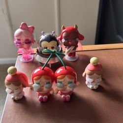 PopMart Crybaby series 