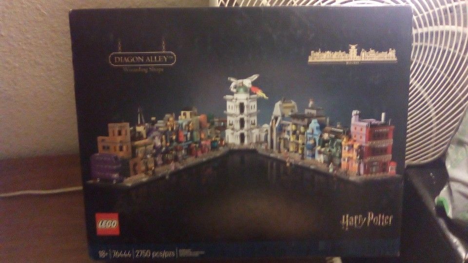 -LEGO- Collectible Harry Potter Diagon Alley Lego Set **BARSTOW**