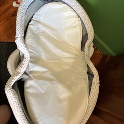 convertible bassinet 