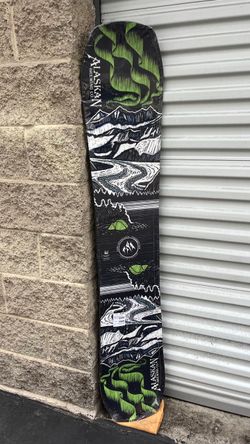160 cm. NEW Jones Mountain Twin snowboard beer promo