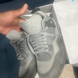 Jordan 4s Size 6y